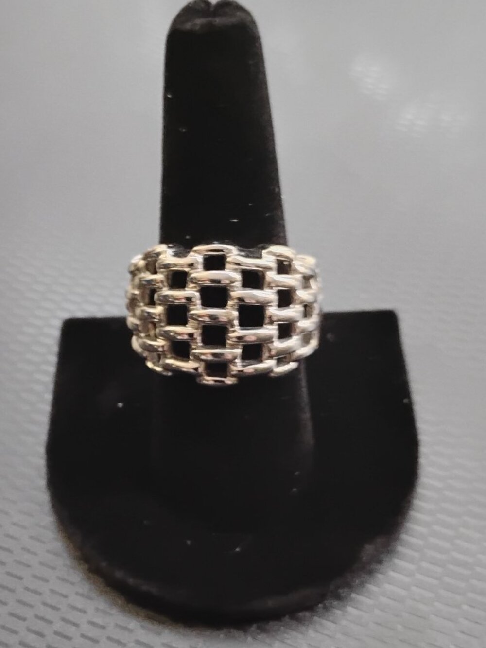 Silver tone Statement Ring Basket Weave Filagree Pattern sz 7.5 to 8.